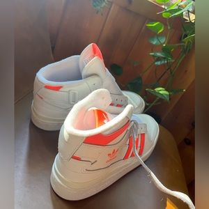 Adidas Women’s Size 8 High Tops